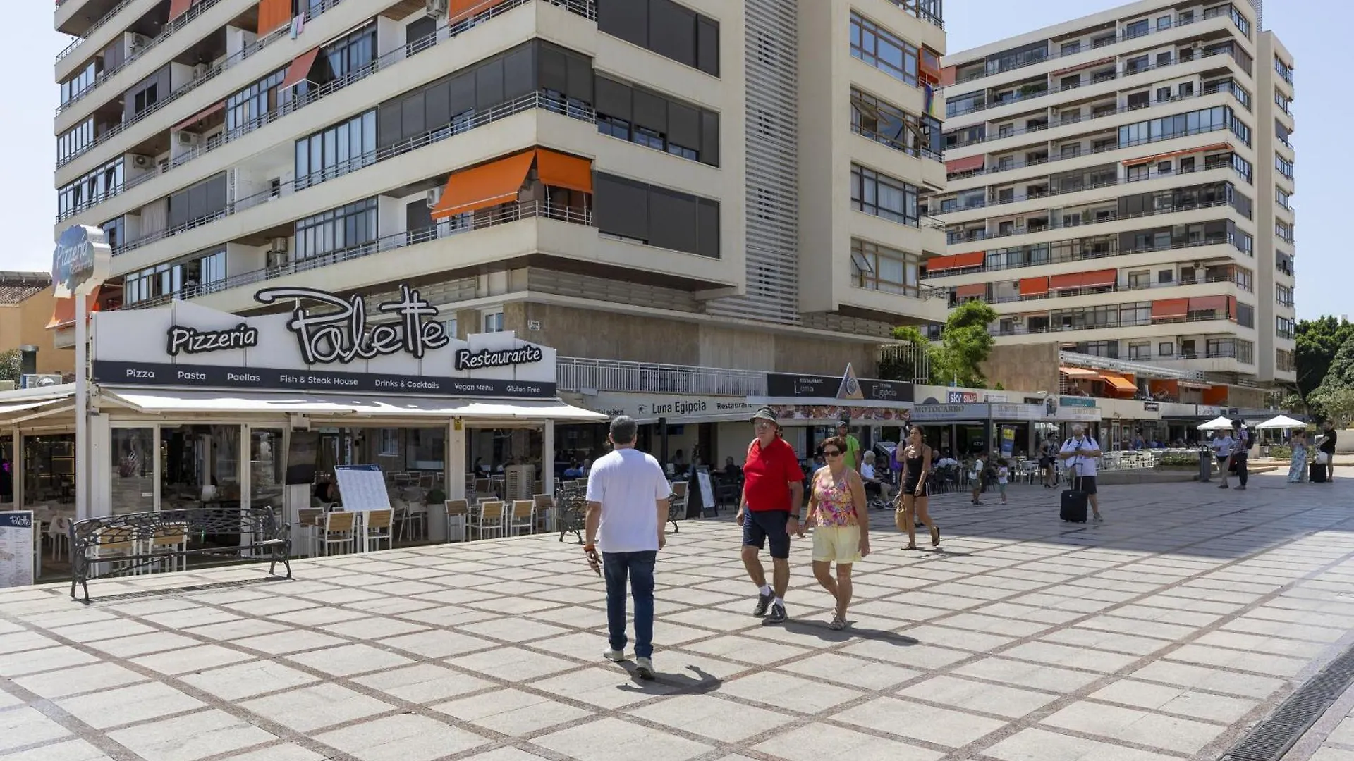 Prime Location 2-Bedroom Apartment With Seaviews In Torremolinos Spain