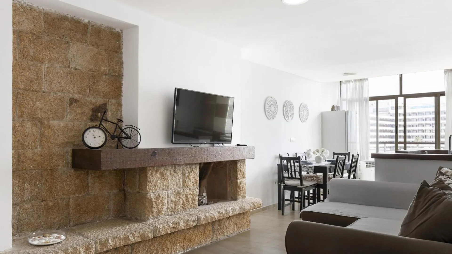 Prime Location 2-Bedroom Apartment With Seaviews In Torremolinos 0*,